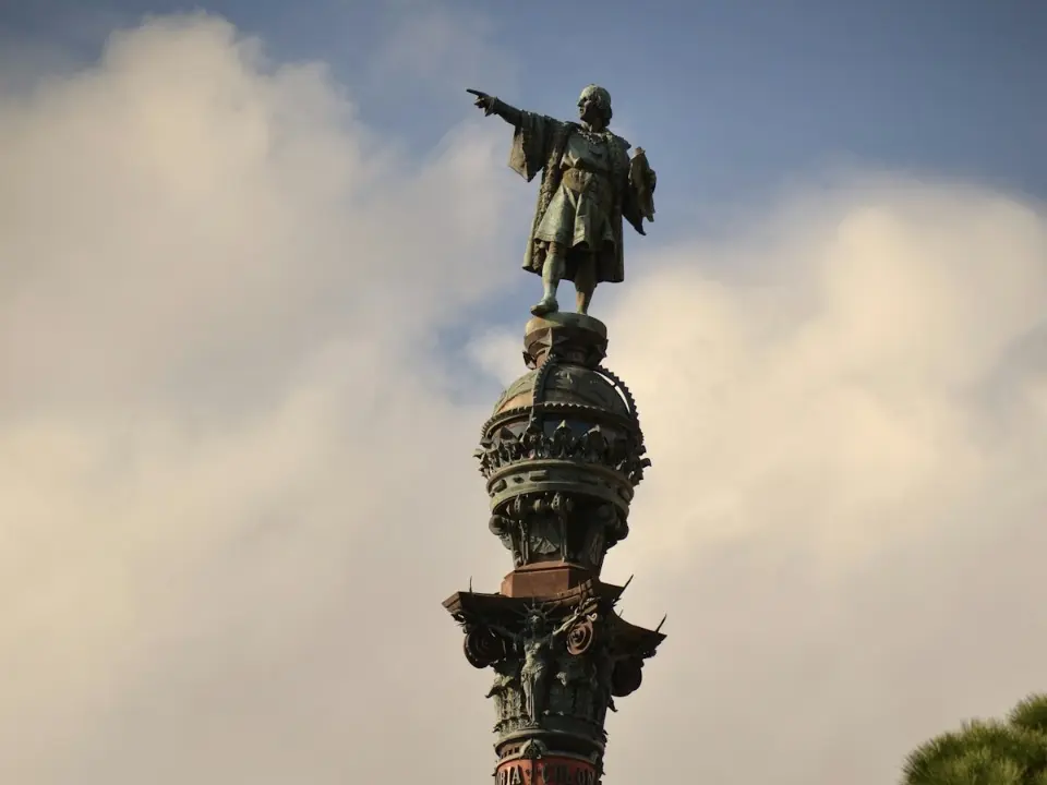 Columbus monument at the foot of La Rambla, the starting point for a Barcelona port day